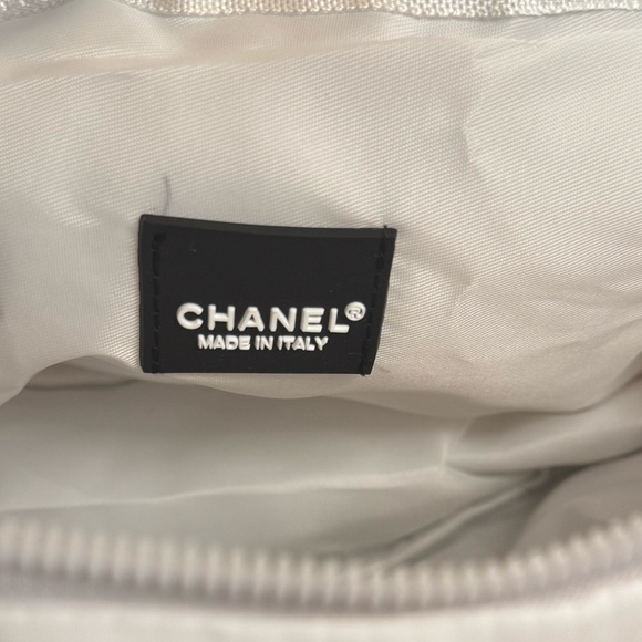 Chanel Mini Boston Cosmetic Pouch Clutch Makeup Bag with Handle White - Picture 4 of 7